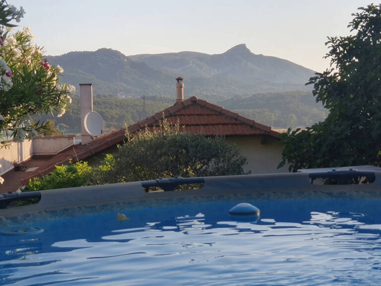 Dpt Bouches du Rhône (13), à vendre LA PENNE SUR HUVEAUNE VILLA P4 de 90 m² vue panoramique avec piscine,  studio en dépendance sur Terrain de 650 m² — photo 1