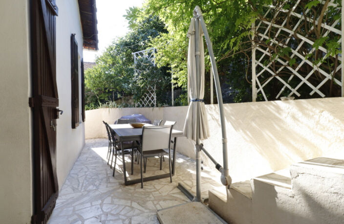 Dpt Bouches du Rhône (13), à vendre LA PENNE SUR HUVEAUNE VILLA P4 de 90 m² vue panoramique avec piscine,  studio en dépendance sur Terrain de 650 m² — photo 2