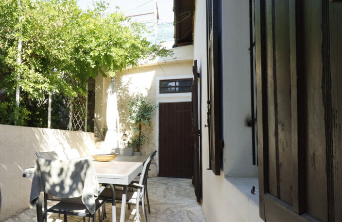 Dpt Bouches du Rhône (13), à vendre LA PENNE SUR HUVEAUNE VILLA P4 de 90 m² vue panoramique avec piscine,  studio en dépendance sur Terrain de 650 m² — photo 3