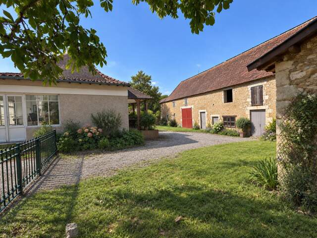 Maison à vendre 6 pièces SAINT GERMAIN DES PRES (24) — photo du bien