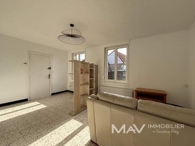 ARQUES - APPARTEMENT MEUBLE DE 69,87m² RENOVE AVEC UNE PLACE DE PARKING — photo du bien