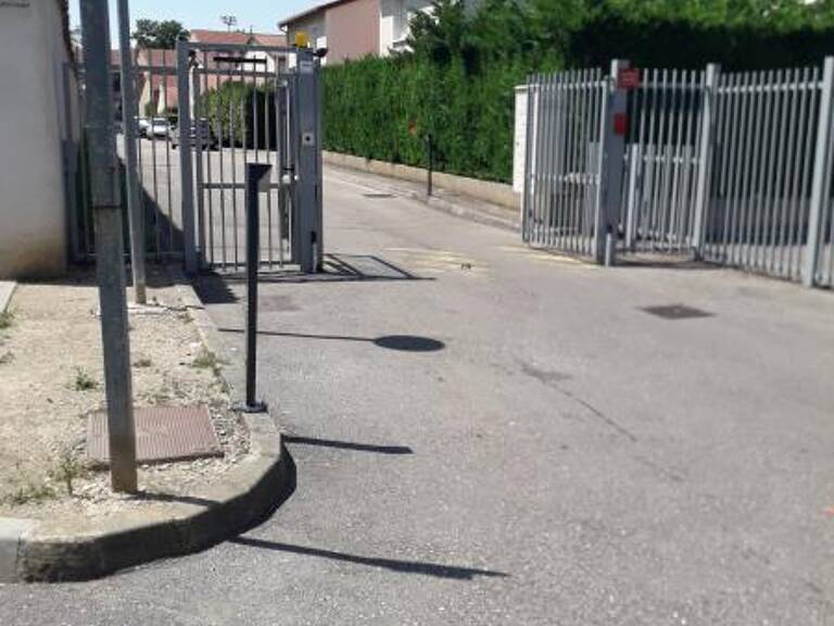 GARAGE BOXE EN SOUS-SOL TASSIN-LA-DEMI-LUNE - 0 m2 — photo 1