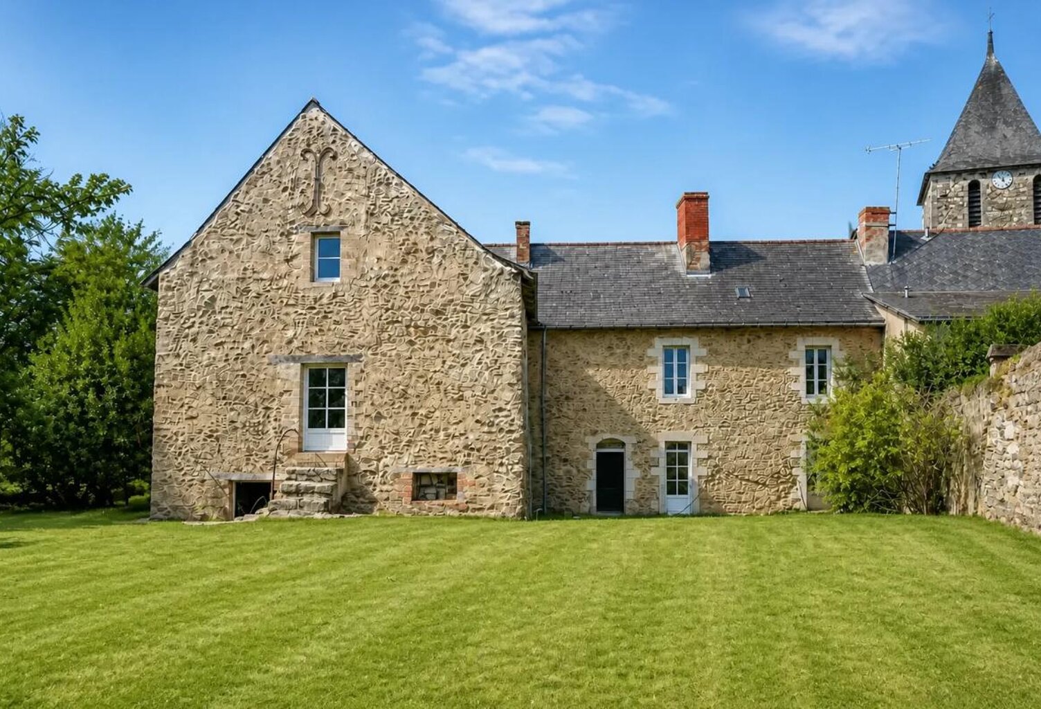 Maison de 7 pièces de 260 m² à Miré — photo 1