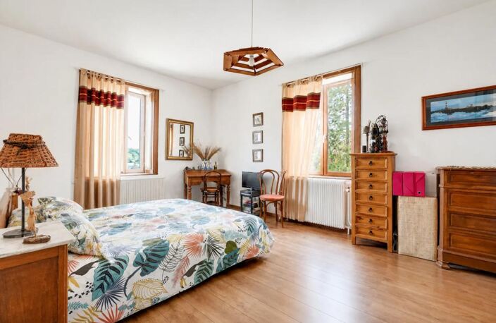 Maison de 10 pièces de 210 m² à Chaponost — photo 3