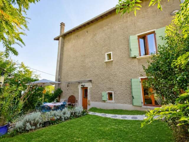 Maison de 10 pièces de 210 m² à Chaponost — photo du bien