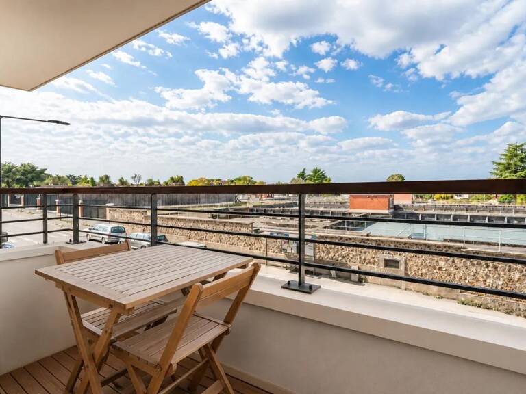 Appartement Suresnes - 2 pièces - 38m² - parking - Balcon — photo 1
