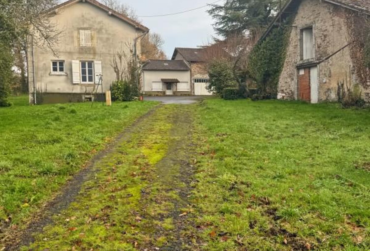 Ferme agricole au calme — photo 1