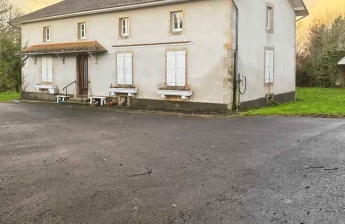 Ferme agricole au calme — photo 2