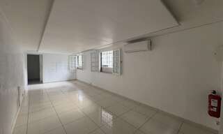 Commerce  33 m² à louer à Saint-Denis (97400)