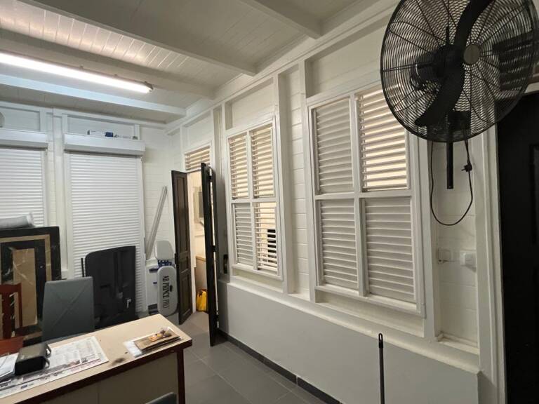 Fort-de-France : Maison + Entrepôt 120m2 — photo 1
