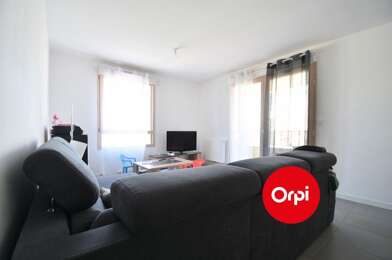 Appartement 3 pièces 975 €