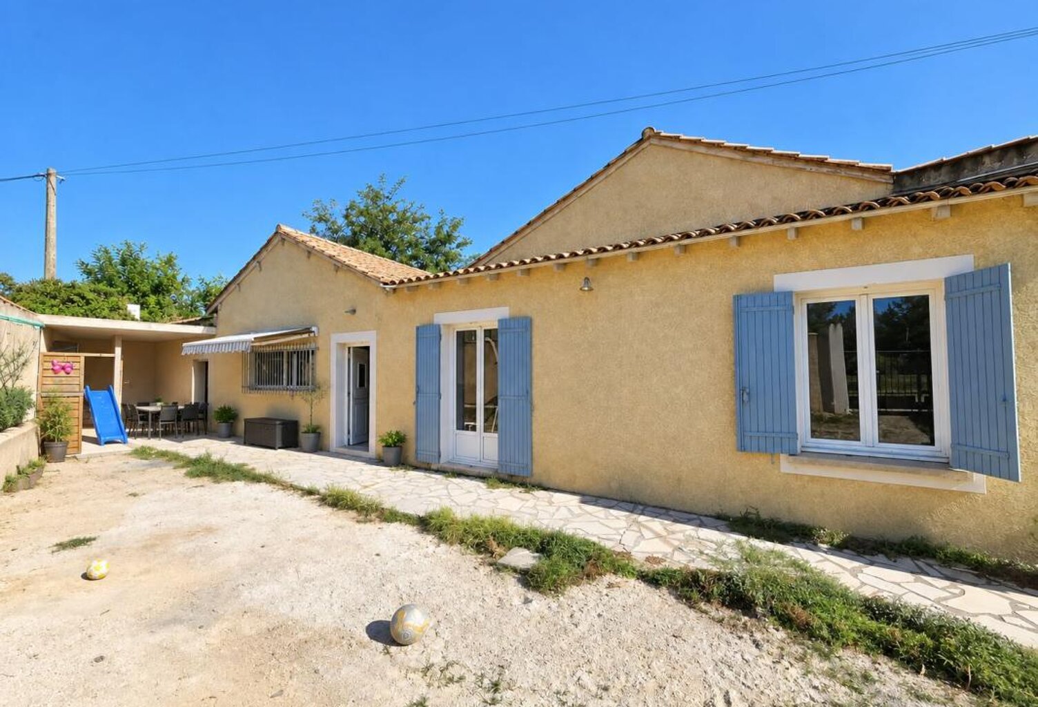 Maison À Vendre Plain pied Montfavet T3 + bureau — photo 1