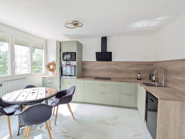 Appartement À Vendre — photo du bien