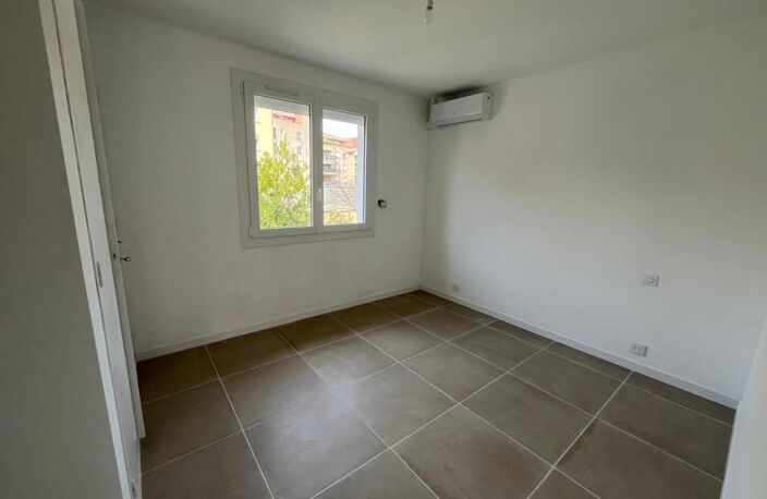 A LOUER HAUT DE VILLA T4 AVEC JARDIN ET PARKING — photo 4