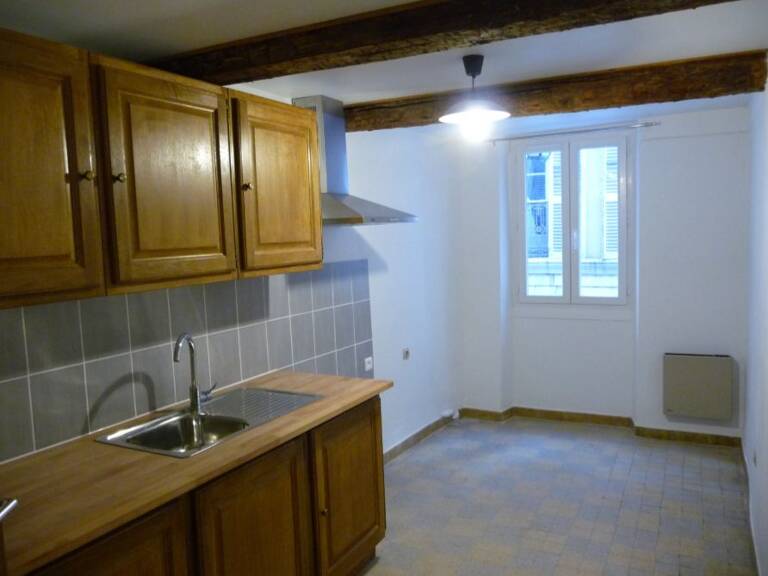 A vendre, Centre ville de TOULON (83000) - grand T1bis 44m² - 5 autres appartements à vendre dans le même immeuble — photo 1