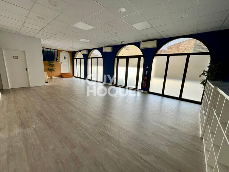 Local commercial Agen  centre ,170 m2 avec 3 entrées indépendantes — photo 1