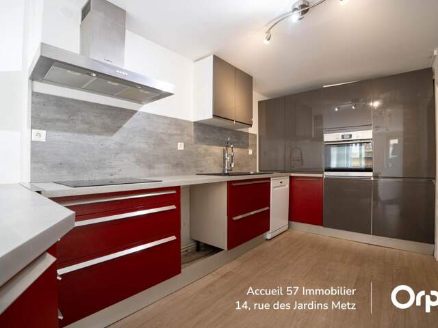 Appartement À Vendre — photo du bien