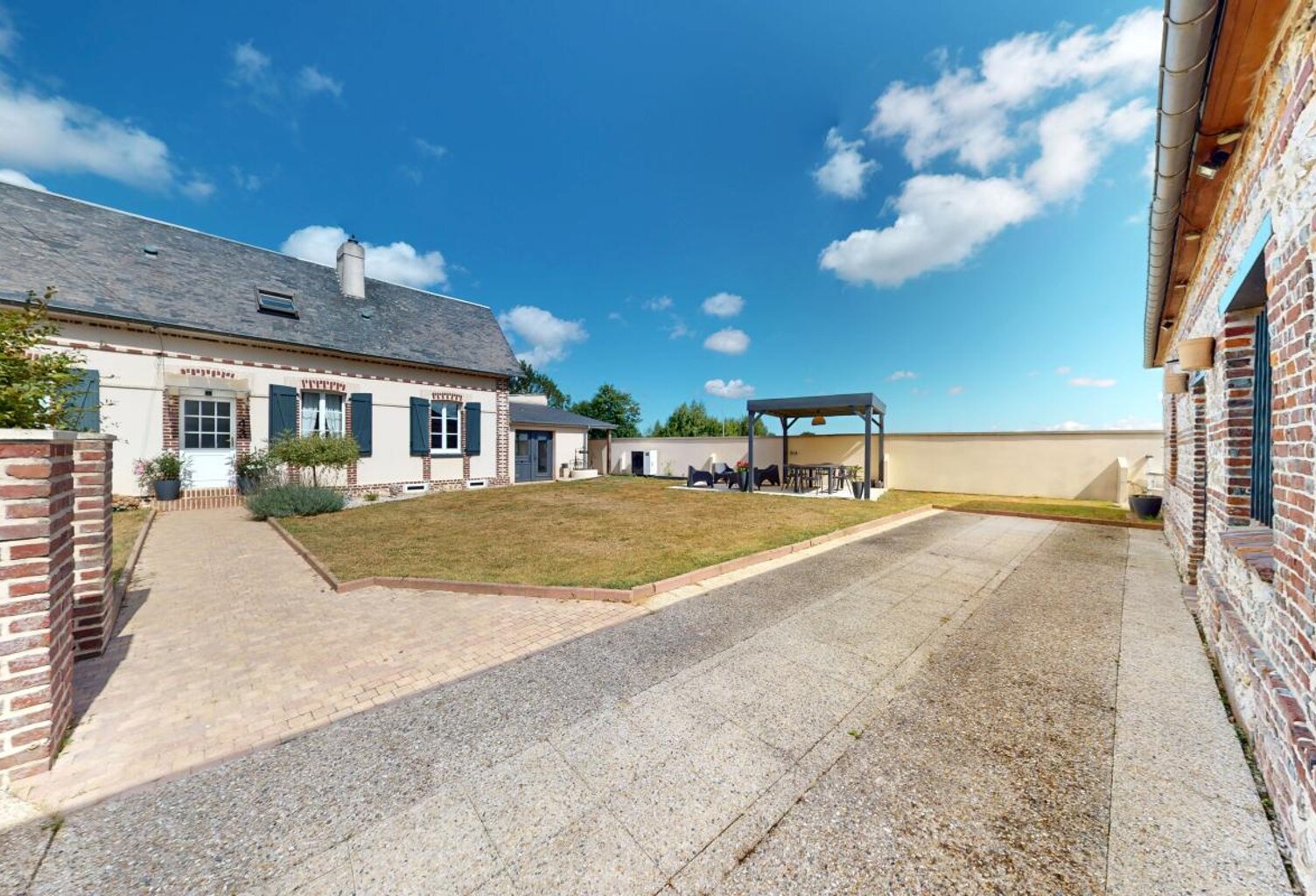 Maison À Vendre — photo 1