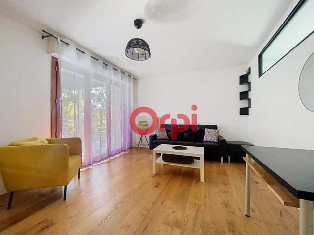 Appartement T2 - 46 m² - Centre ville Saint-Julien-en-Genevois — photo du bien