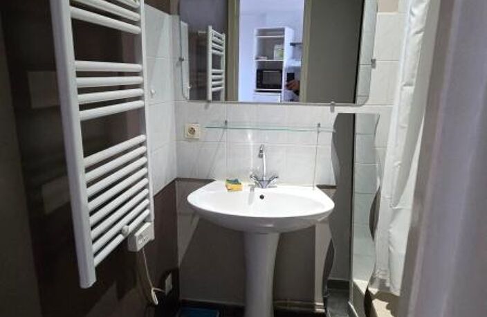 STUDIO VENDU LOUÉ ET MEUBLÉ - LIMOGES – SECTEUR FRANÇOIS PERRIN — photo 4