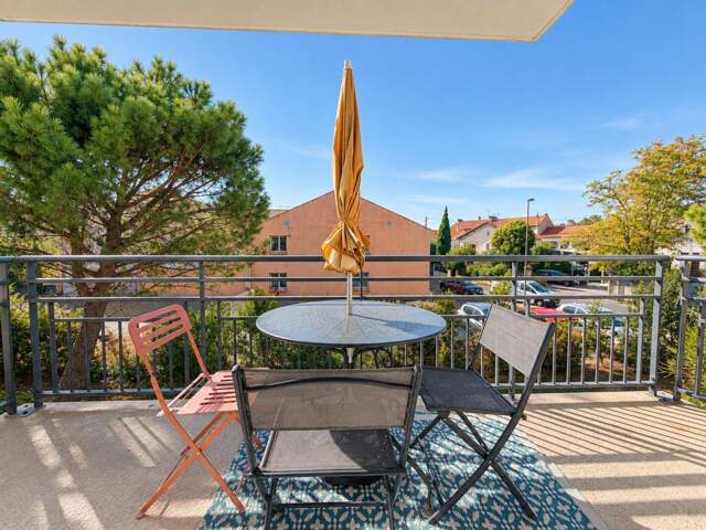Appartement T3 de 53,60 m² avec piscine, climatisation et parking privatif — photo du bien