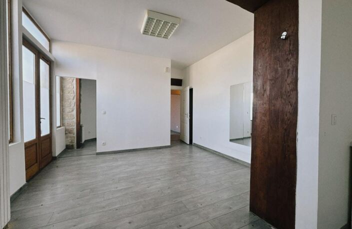Bien Commercial À Vendre — photo 3