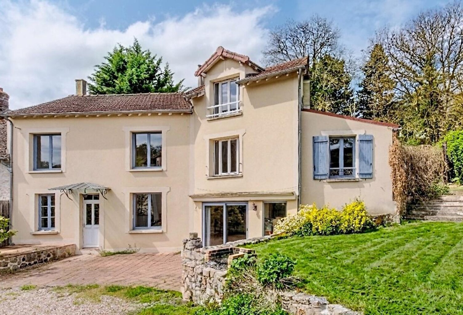 Au coeur du Vexin, une maison de caractère pleine de possibilités — photo 1