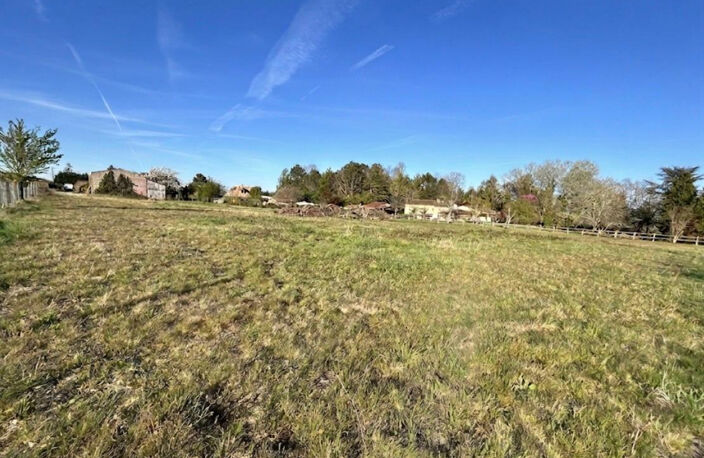 Terrain  constructible  pour  bureaux commerciaux et locaux industriels  à Pugnac  d'une superficie de  3892 m2 — photo 3