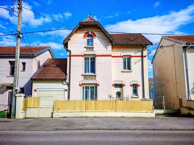 POMPEY - Maison de caractère 5 chambres, terrasse, garage, dépendance et jardin — photo du bien