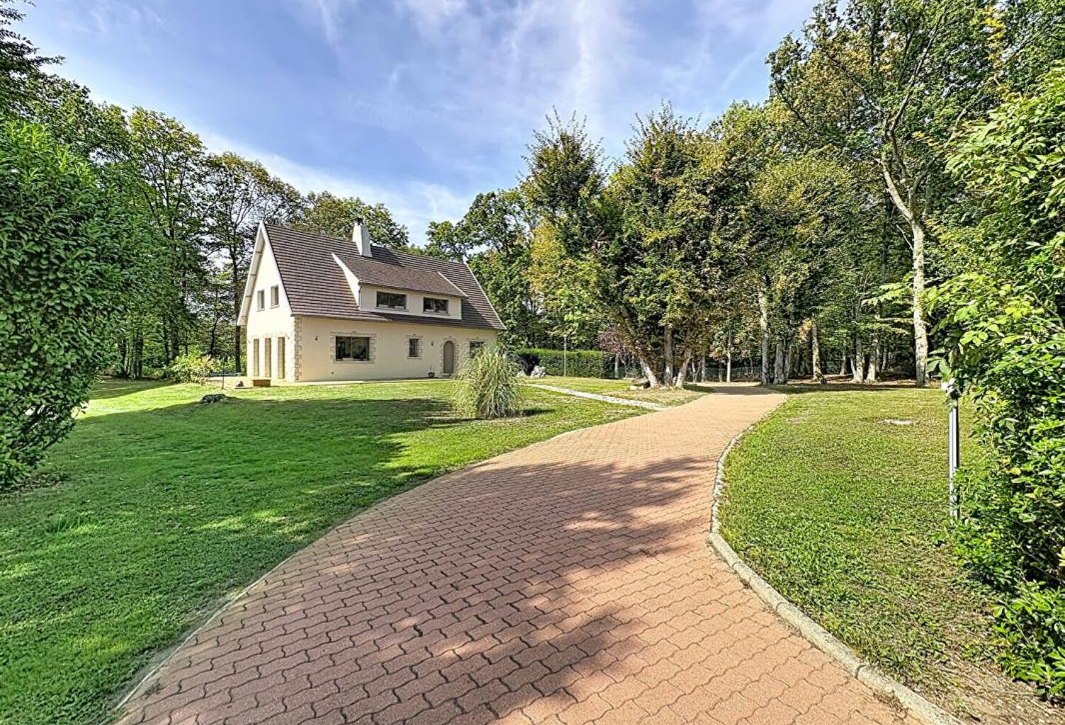 PROPRIETE FAMILLIALE - 205M² - 5 CHAMBRES - SOUS SOL TOTAL - 5602M² DE JARDIN - 60140 BAILLEVAL — photo 1