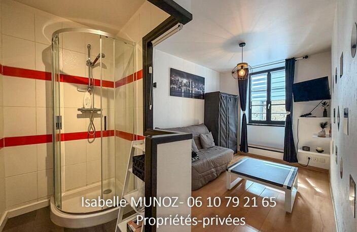 Immeuble Riom, 122 m2 et 180m2 de dépendances (grange avec parking, cave voutée?) — photo 2