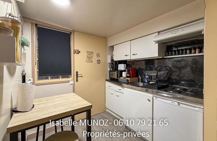 Immeuble Riom, 122 m2 et 180m2 de dépendances (grange avec parking, cave voutée?) — photo 4