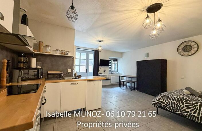 Immeuble Riom, 122 m2 et 180m2 de dépendances (grange avec parking, cave voutée?) — photo 5