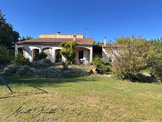 Jonquieres Saint Vincent, villa 4 chambres de 136 m² avec terrasse et terrain attenant — photo du bien