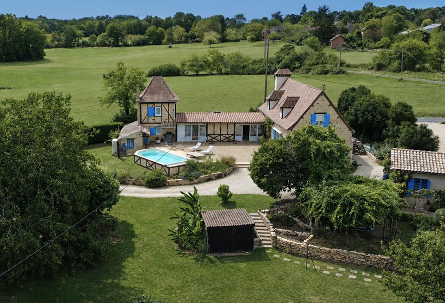 Charmante maison périgourdine avec piscine, beau jardin et dépendances — photo 1