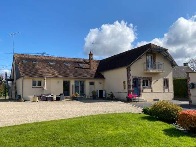 Propiété avec étang et rivière 273 m2 — photo du bien
