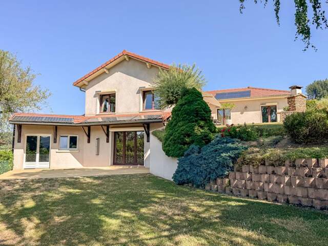 Villa 5 pièces 178 m2 avec piscine — photo du bien