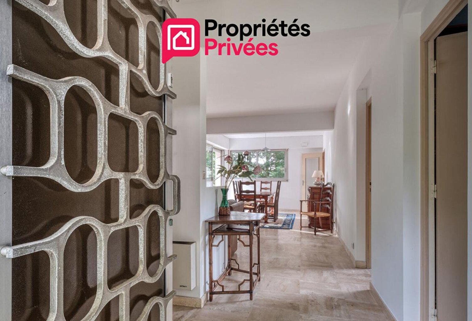 Maison d'architecte en pierre de taille — photo 1