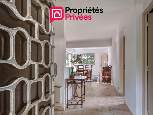 Maison d'architecte en pierre de taille — photo du bien