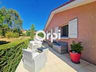   Pomeys – Maison de 195 m², 5 chambres, sous-sol et espaces extérieurs — photo 3