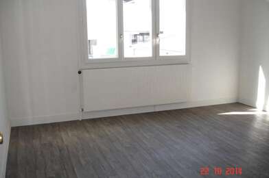 Bureau  551 €