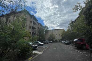 Appartement 3 pièces 890 €