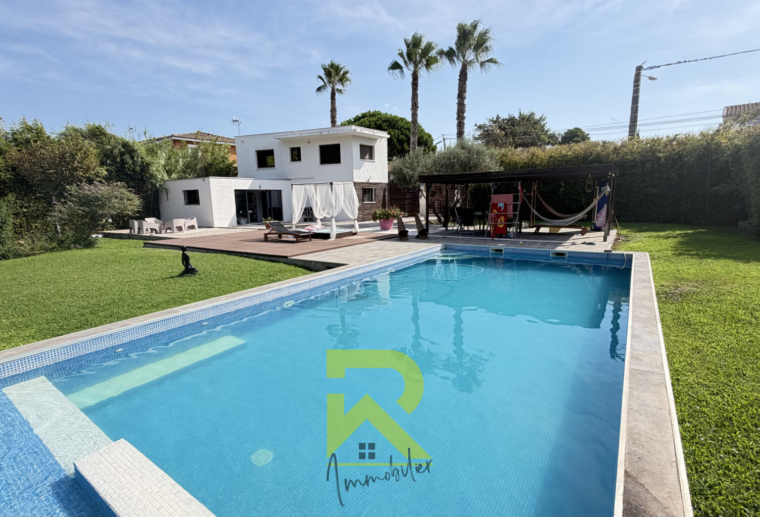 Villa contemporaine avec piscine, vaste terrain arboré et fo — photo 1