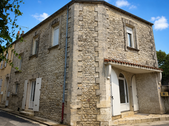 ? Maison de ville avec 2 chambres à Mansle   Idéale pour un — photo du bien