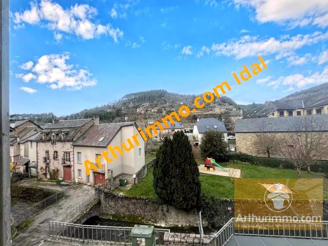 Maison avec deux commerces à La Canourgue — photo du bien