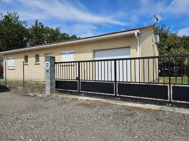 ST YZAN MAISON 3 CHAMBRES AVEC GARAGE — photo du bien