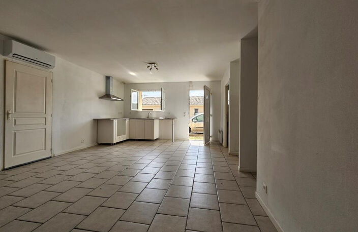 ST YZAN MAISON 3 CHAMBRES AVEC GARAGE — photo 2