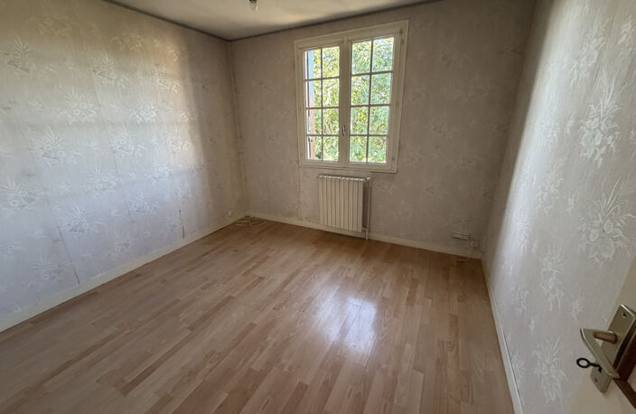 BENET  Maison 4 chambres avec terrain de 930 m2 et garage c — photo 5