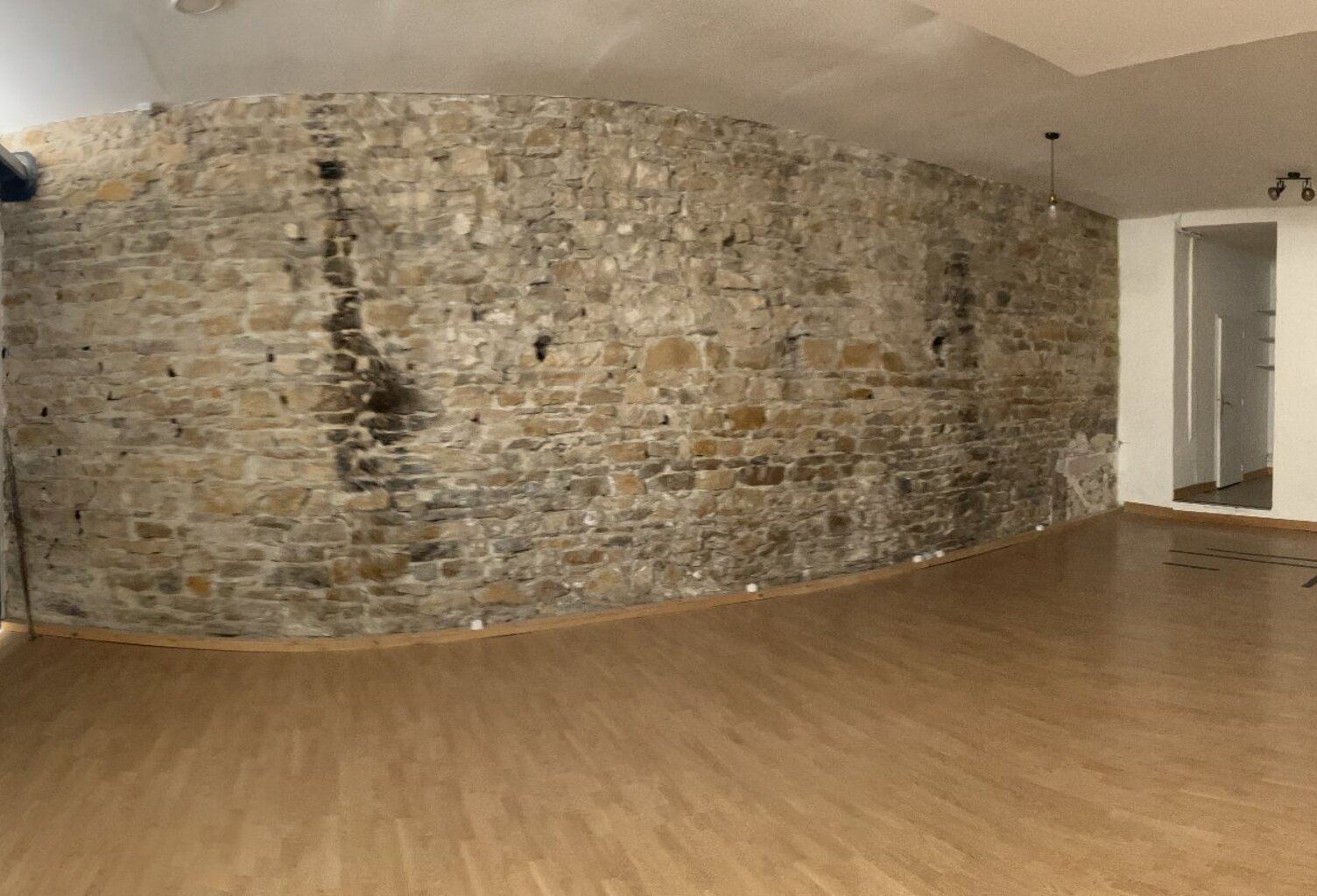 Local commercial — photo 1