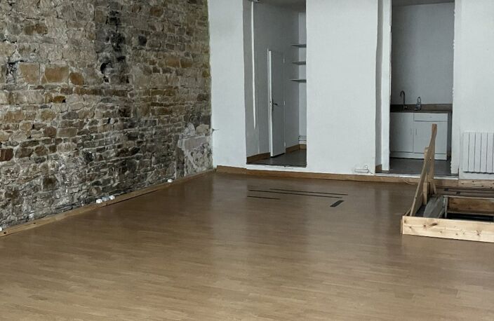 Local commercial — photo 2